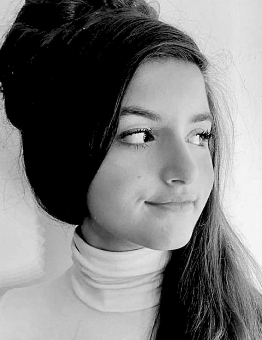 Angelina Jordan hairdo
